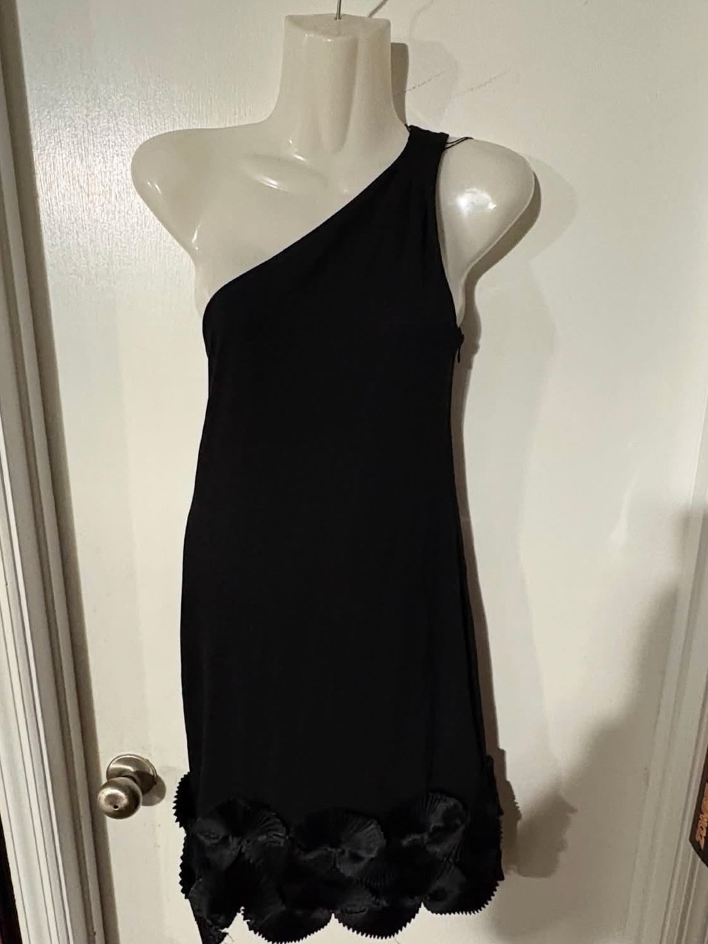 Muse One-Shoulder Black Cocktail Dress with Scalloped Hem Detail